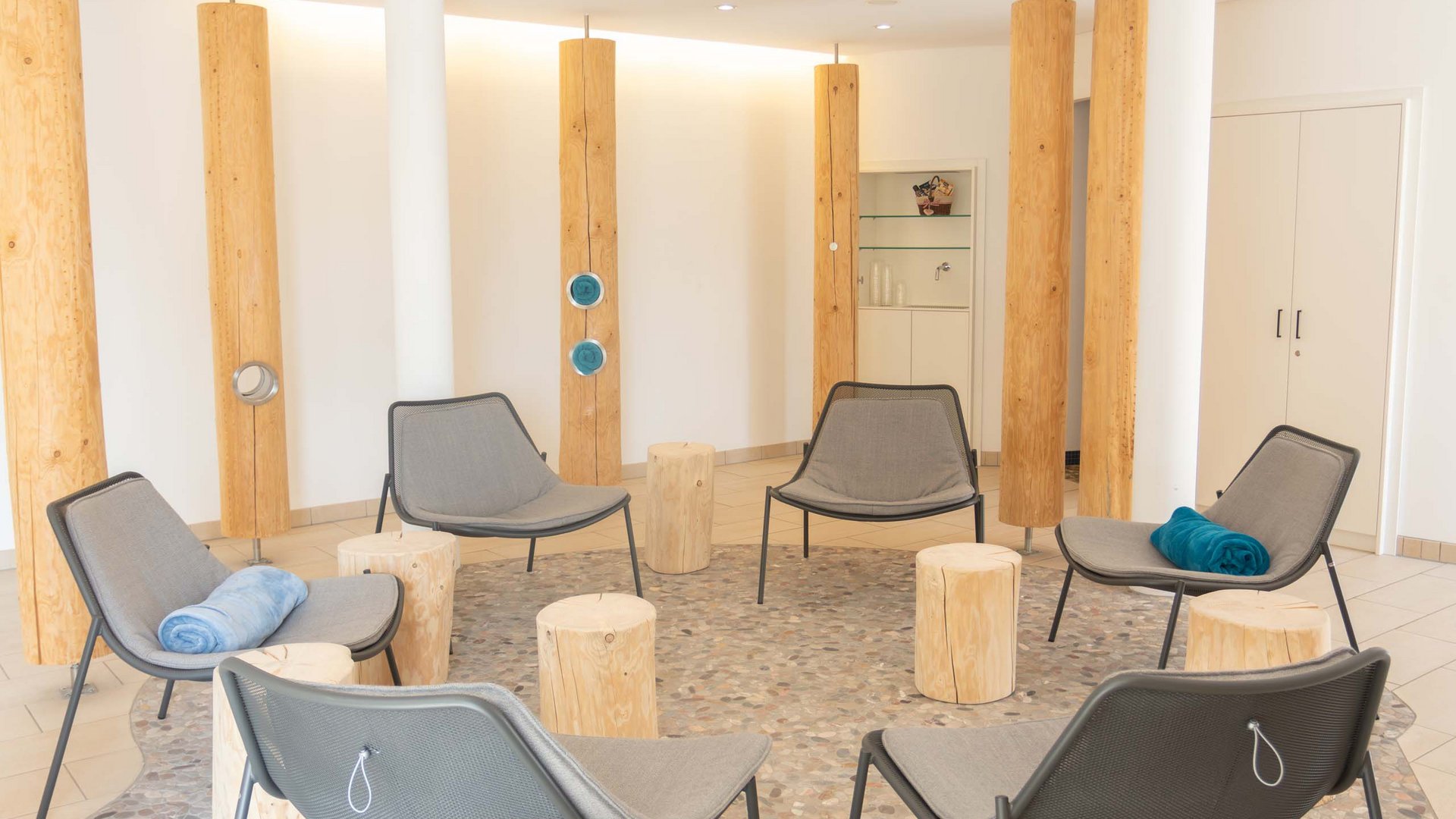 Saunabereich Sitzecke Saunabereich Sitzecke