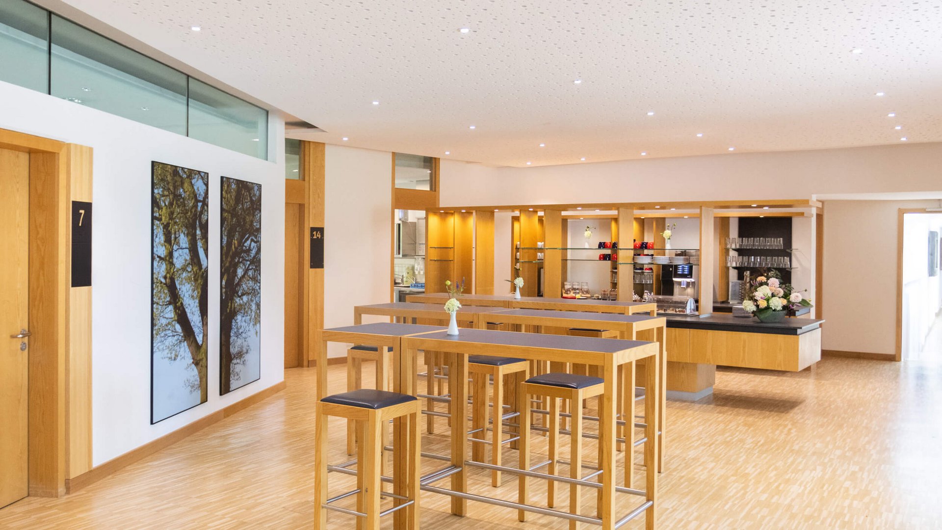 Tagungsbereich mit Büffet